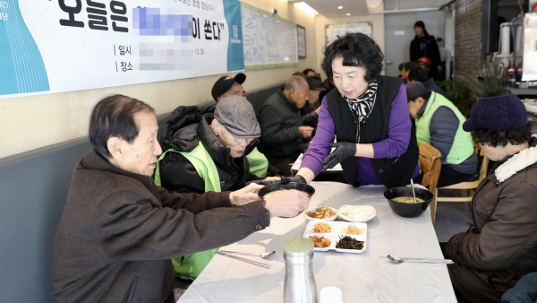 강원랜드사회공헌재단,_‘정태영삼_맛캐다’_점주들과_함께하는_음식_나눔_(4).jpg